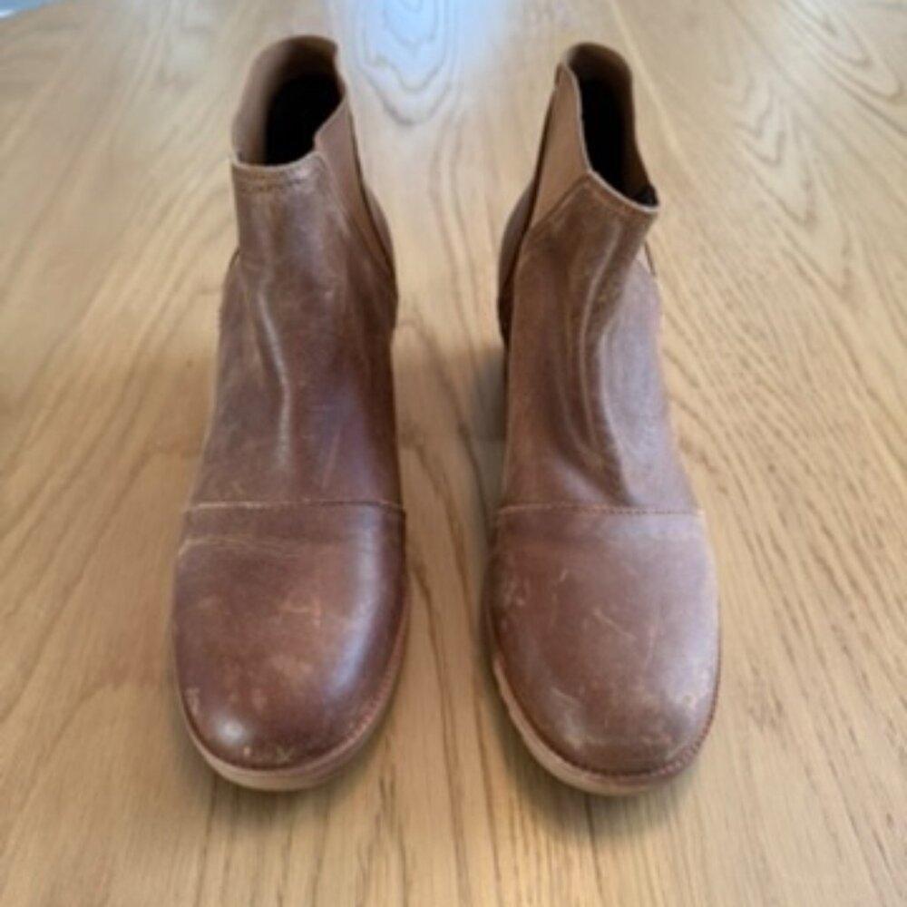 NWOT Sorel Cate Chelsea Boot